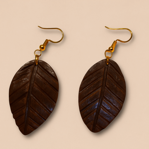LF000001 Leaf earrings carved with natural look - Image 2